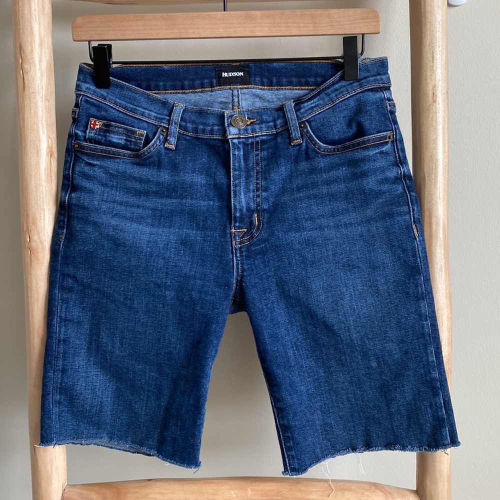 Hudson Amelia Cuffed Knee Length Short Sz 28